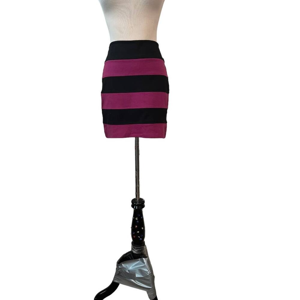 Basic House black pink stripes pull on mini skirt size Small
